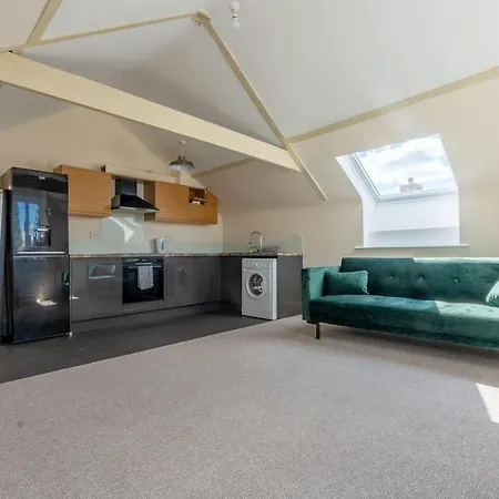 Charming 1-Bed Loft In Caerleon Apartment Newport  Exterior photo