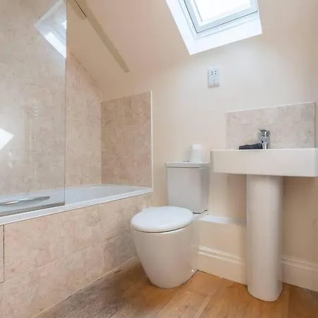 Charming 1-Bed Loft In Caerleon Apartment Newport  Exterior photo