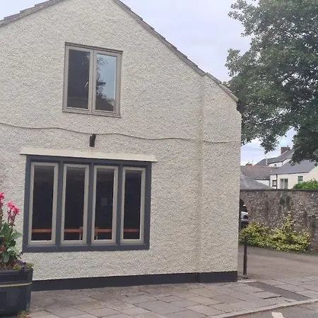 Charming 1-Bed Loft In Caerleon Apartment Newport  Exterior photo