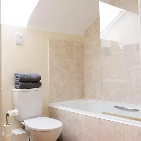 Charming 1-Bed Loft In Caerleon Apartment Newport  Exterior photo